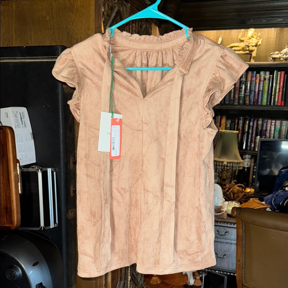Cream Puff Sleeve Ruffled Blouse
